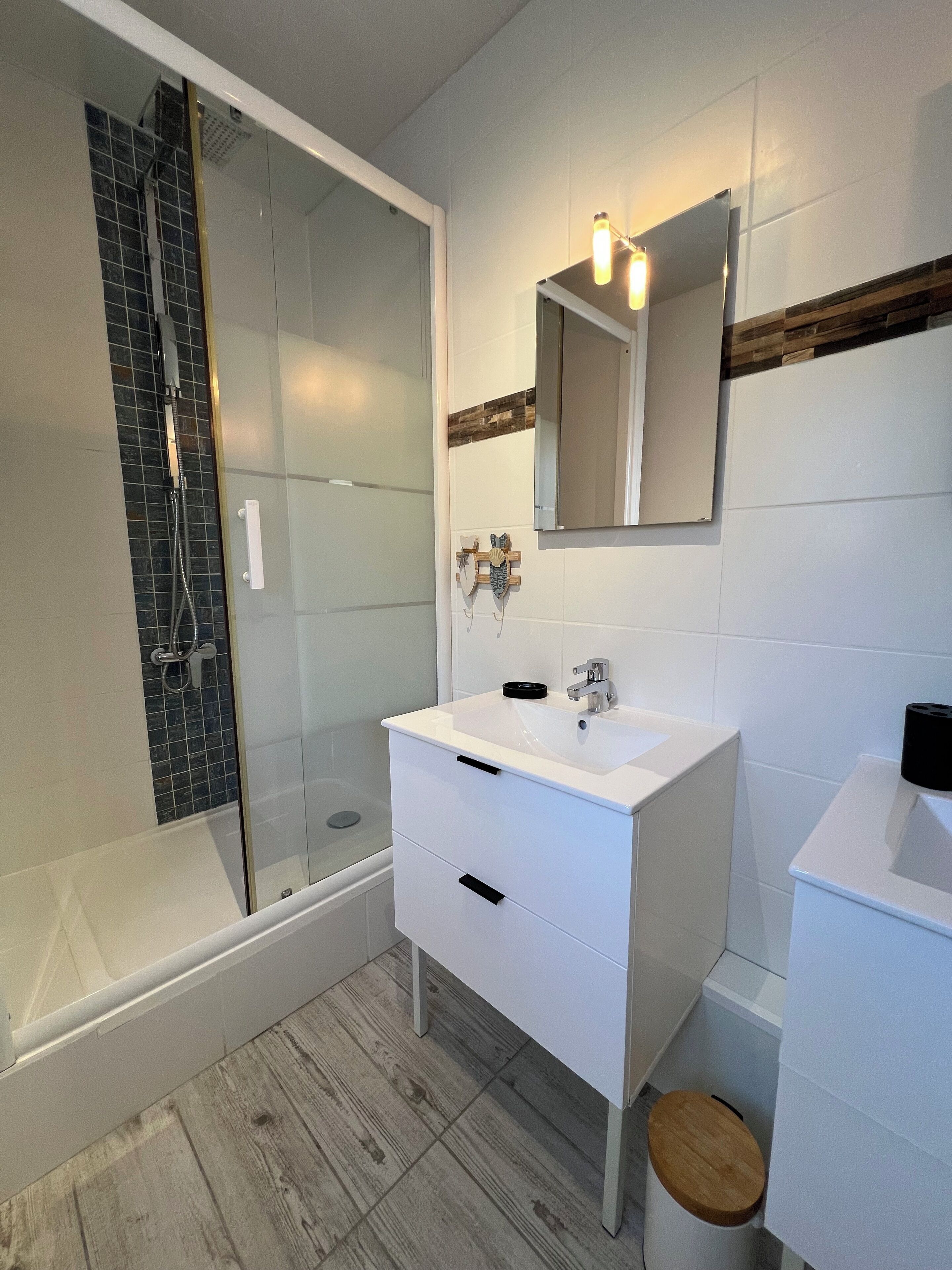 淋浴設備、環保梳洗用品、風筒、提供毛巾