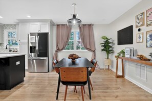 Dining - Outdoor Projector, Arcade, Fire Pit, 2 Living Rooms, Fire Pit, and more! (Snellville)