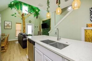 Interior - Experience the Best of Jungle Vibes and Coastal Tides at Surfari! (Corpus Christi)