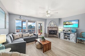 TV - Angler’s Escape | Waterfront Views & Pet-Friendly (Corpus Christi)