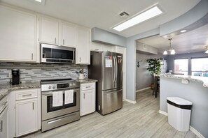 Fridge, microwave, oven, stovetop - Stunning Waterfront Views at this Pet-Friendly Fishing Retreat (Corpus Christi)