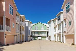 Exterior - Waterfront Complex Views, Proximity to the Beach with Easy Garage Access (Corpus Christi)