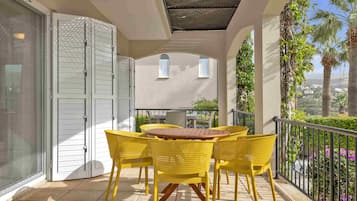 Luxury Villa | Terrace/patio