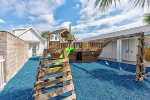 Children’s area - Dog-Friendly Beach Escape | Steps to the Sand & Fun Amenities (Corpus Christi)