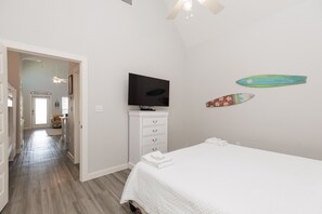 1 slaapkamer, een strijkplank/strijkijzer, gratis wifi, beddengoed