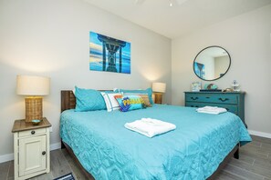 4 bedrooms, desk, iron/ironing board, free WiFi - Spacious Coastal Escape Near the Beach (Corpus Christi)