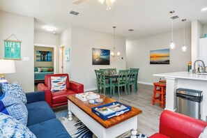 Smart TV, table football - Spacious Coastal Escape Near the Beach (Corpus Christi)