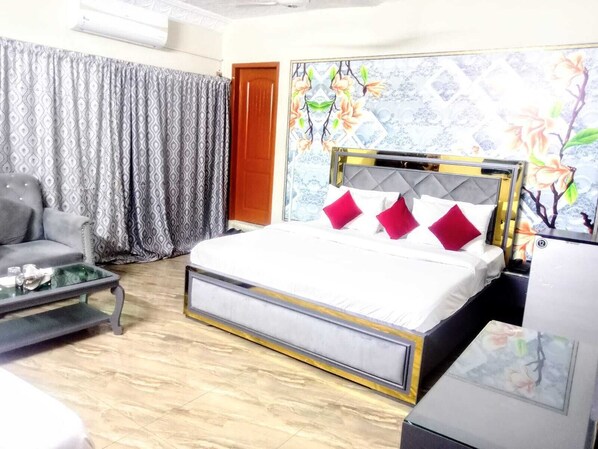 7 Schlafzimmer, Bügeleisen/Bügelbrett, WLAN, Bettwäsche