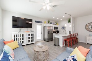 Smart TV, table football - Pet-Friendly Family Retreat with Pools & Steps to Beach (Corpus Christi)