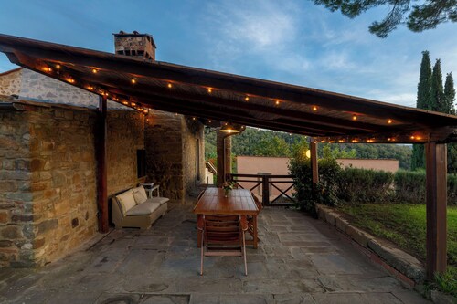 Tuscany Chianti Villa with Private Pool and Garden, A/C, WiFi, EV Charger