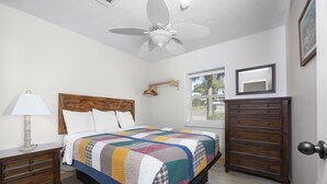 2 bedrooms, WiFi - Riverfront Cottage 2 Bedroom Queen Beds / dockage included (Steinhatchee)