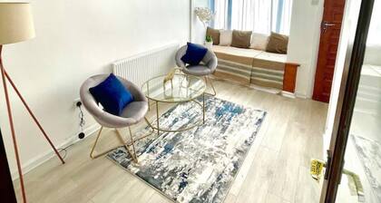 2 Bedrooms Urban oasis near NEC, Airport