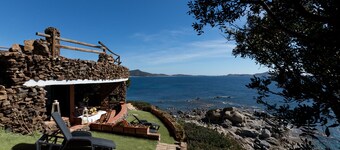 Villa in Sardinia overlooking the sea