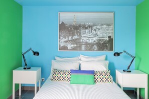 6 bedrooms, desk, iron/ironing board, free WiFi