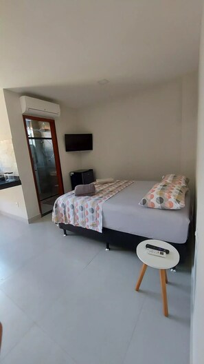 1 bedroom, WiFi, bed sheets - Morada do Sol Suites - Suite 06 (Centro Arraial do Cabo)