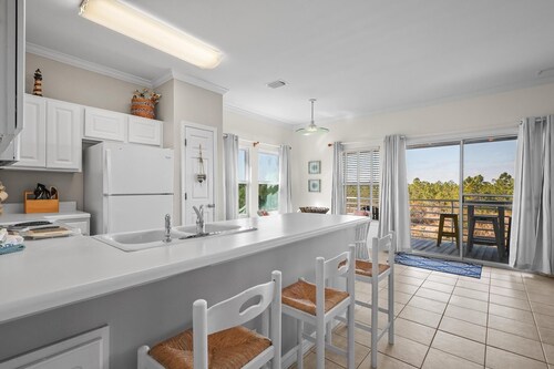 Romar Lakes - 3 Bedroom - Unit 301C - Signature Properties