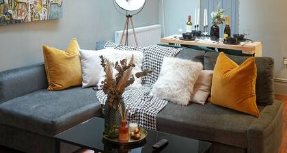 Stunning Brighton Pier Two Bedroom Townhouse. Perfect Location!