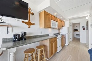 Fridge, microwave, oven, coffee/tea maker