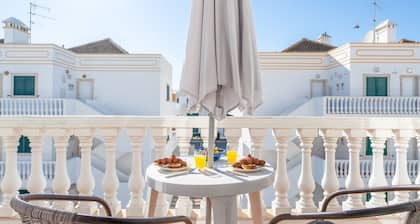 Bright & Cozy 1 BDR Flat W/ Balcony by LovelyStay