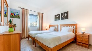 2 chambres, fer et planche à repasser, lit parapluie, Wi-Fi gratuit