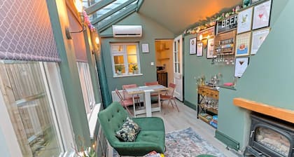 Beautiful 3-bed Cottage in Burnham-on-crouch