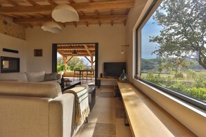 Smart TV, books, stereo - Fully renovated in 2023, a typical house with pool (12x6 m) & spacious garden (Saint-Vincent-de-Cosse)