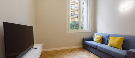 浪漫公寓 | 客廳 | 40 吋平面電視連數碼電視頻道