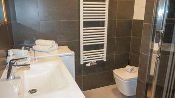 Zora Exclusive Apartment by CHORS | Badezimmer
