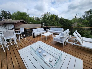 Terrace/patio - Romantic & Spicy Getaway w/ Mermaid Pool & Hot Tub. Adults only! (Winter Haven)