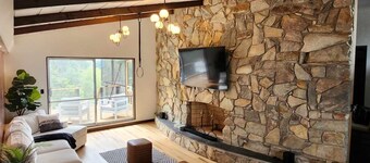 Romantic & Spicy Getaway w/ Mermaid Pool & Hot Tub. Adults only!