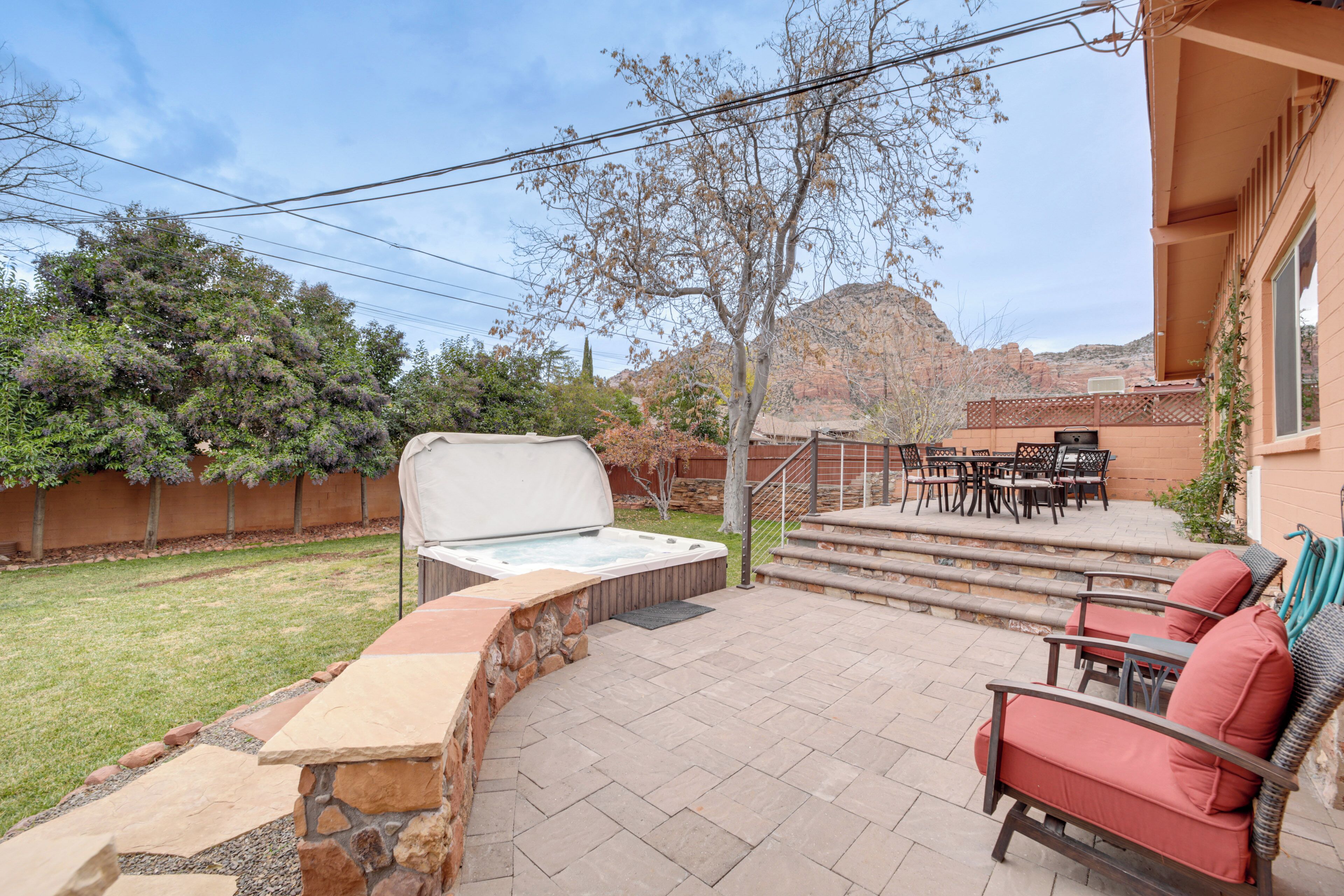 Pet-Friendly Sedona Home: Hot Tub, Walk to Trails!