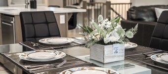 Entire Luxury New Build Single Home, Close to Banff and Bow River!