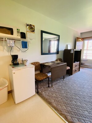 Premium bedding, pillow-top beds, individually decorated - Black Hills Motel at Quails Crossing (Hill City)