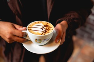 Café da manhã completo grátis todos os dias