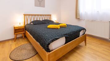 4 soverom, skrivebord, strykejern/-brett og wi-fi (inkludert)