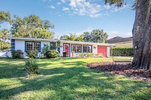 Exterior - Beautiful 3bed 2bath Mount Dora Charmer with Views of Lake Ola  (Mount Dora)