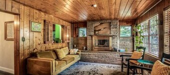 Beautiful 3bed 2bath Mount Dora Charmer with Views of Lake Ola 