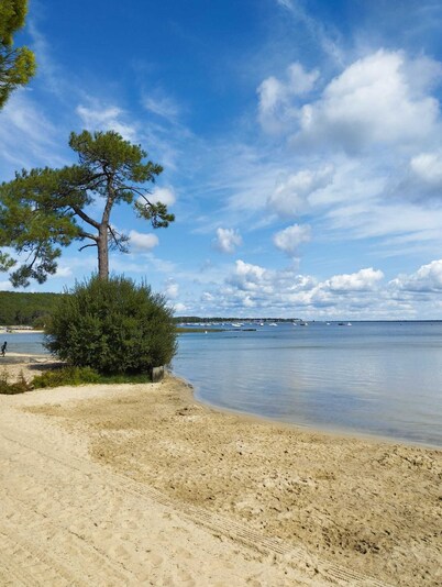 Villa de Charme, Neuve, Centre de Maubuisson, 200m du Lac, Terrain de Pétanque