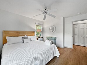 4 bedrooms, desk, iron/ironing board, free WiFi