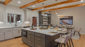 Fridge, microwave, oven, stovetop - Perched High w/ Views + Hot Tub | Watchtower Chalet (Steamboat Springs)