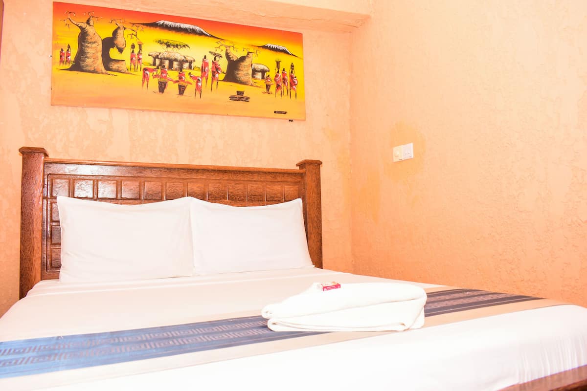 Quarto casal econômico | Wi-Fi de cortesia, roupa de cama