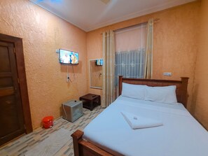 Elite Double Room | Free WiFi, bed sheets