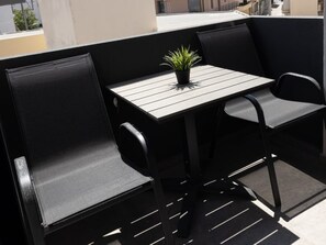 Outdoor dining - Icarus flat - 3' from the metro (Athens)