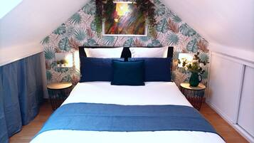 1 bedroom, desk, iron/ironing board, travel cot