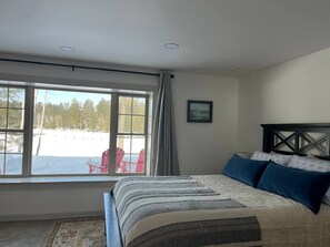 5 bedrooms, desk, iron/ironing board, travel cot