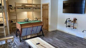 3 bedrooms, WiFi, bed sheets