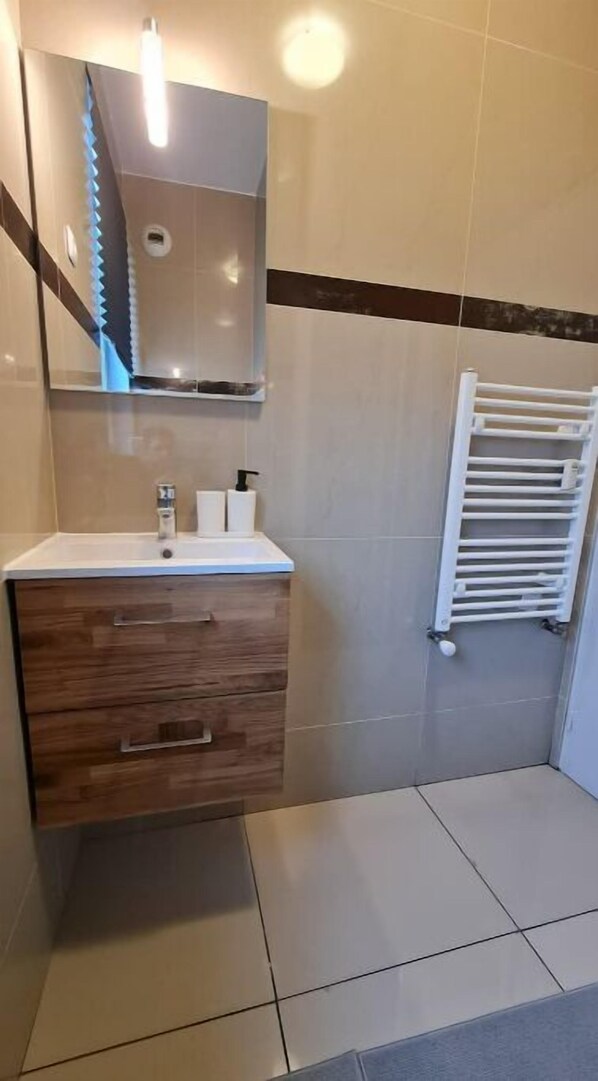 Handtücher, Seife, Toilettenpapier
