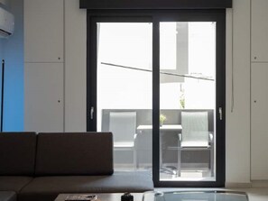 Smart TV, books - Daedalus flat - 3' from the metro
(Athens)