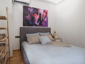1 bedroom, iron/ironing board, free WiFi, bed sheets