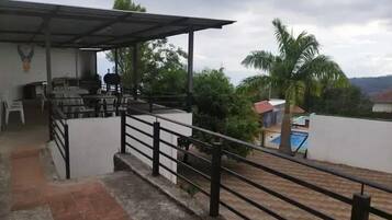 Habitación básica con 1 cama doble o 2 individuales | Zona de estar